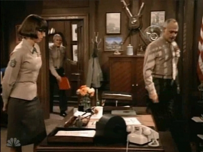 MAJOR_DAD_-_E3X06_ANYTHING_YOU_CAN_DO_I_CAN_DO_PERKY_088.jpg