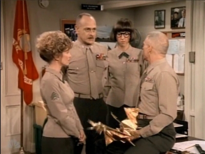 MAJOR_DAD_-_E3X06_ANYTHING_YOU_CAN_DO_I_CAN_DO_PERKY_143.jpg