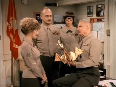 MAJOR_DAD_-_E3X06_ANYTHING_YOU_CAN_DO_I_CAN_DO_PERKY_149.jpg
