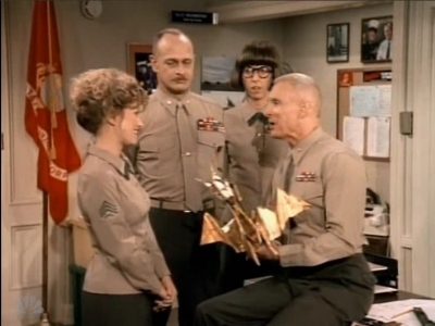 MAJOR_DAD_-_E3X06_ANYTHING_YOU_CAN_DO_I_CAN_DO_PERKY_150.jpg