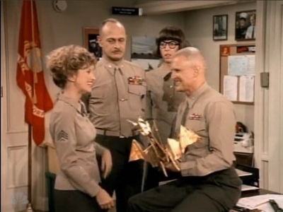 MAJOR_DAD_-_E3X06_ANYTHING_YOU_CAN_DO_I_CAN_DO_PERKY_152.jpg