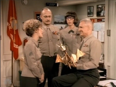 MAJOR_DAD_-_E3X06_ANYTHING_YOU_CAN_DO_I_CAN_DO_PERKY_153.jpg