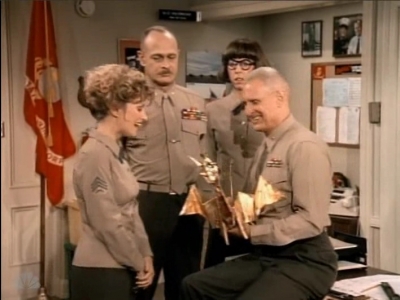 MAJOR_DAD_-_E3X06_ANYTHING_YOU_CAN_DO_I_CAN_DO_PERKY_154.jpg