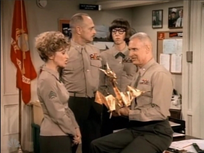 MAJOR_DAD_-_E3X06_ANYTHING_YOU_CAN_DO_I_CAN_DO_PERKY_161.jpg