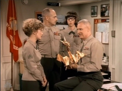 MAJOR_DAD_-_E3X06_ANYTHING_YOU_CAN_DO_I_CAN_DO_PERKY_162.jpg