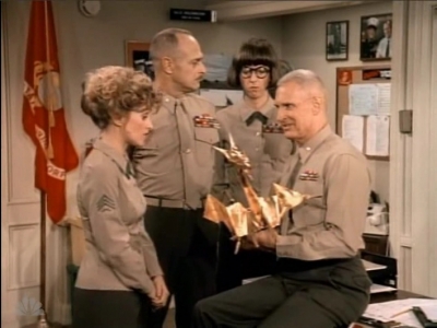 MAJOR_DAD_-_E3X06_ANYTHING_YOU_CAN_DO_I_CAN_DO_PERKY_163.jpg