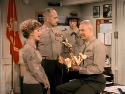 MAJOR_DAD_-_E3X06_ANYTHING_YOU_CAN_DO_I_CAN_DO_PERKY_164.jpg