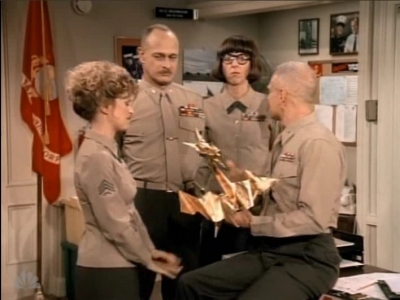 MAJOR_DAD_-_E3X06_ANYTHING_YOU_CAN_DO_I_CAN_DO_PERKY_167.jpg