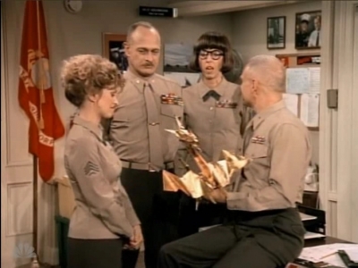 MAJOR_DAD_-_E3X06_ANYTHING_YOU_CAN_DO_I_CAN_DO_PERKY_168.jpg