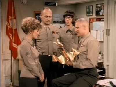 MAJOR_DAD_-_E3X06_ANYTHING_YOU_CAN_DO_I_CAN_DO_PERKY_169.jpg