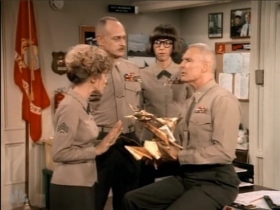 MAJOR_DAD_-_E3X06_ANYTHING_YOU_CAN_DO_I_CAN_DO_PERKY_179.jpg