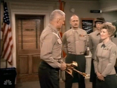 MAJOR_DAD_-_E3X06_ANYTHING_YOU_CAN_DO_I_CAN_DO_PERKY_198.jpg