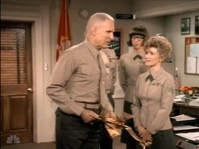 MAJOR_DAD_-_E3X06_ANYTHING_YOU_CAN_DO_I_CAN_DO_PERKY_199.jpg