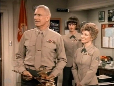 MAJOR_DAD_-_E3X06_ANYTHING_YOU_CAN_DO_I_CAN_DO_PERKY_202.jpg