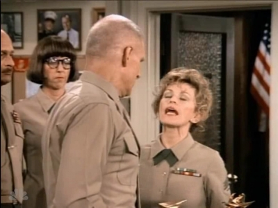 MAJOR_DAD_-_E3X06_ANYTHING_YOU_CAN_DO_I_CAN_DO_PERKY_221.jpg