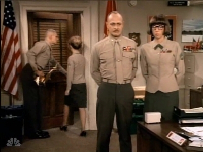 MAJOR_DAD_-_E3X06_ANYTHING_YOU_CAN_DO_I_CAN_DO_PERKY_232.jpg