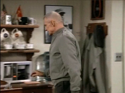 MAJOR_DAD_-_E3X06_ANYTHING_YOU_CAN_DO_I_CAN_DO_PERKY_244.jpg
