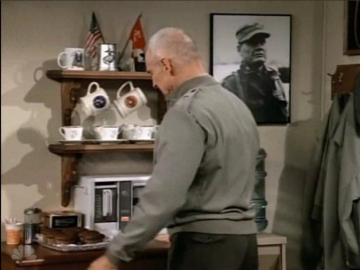 MAJOR_DAD_-_E3X06_ANYTHING_YOU_CAN_DO_I_CAN_DO_PERKY_245.jpg