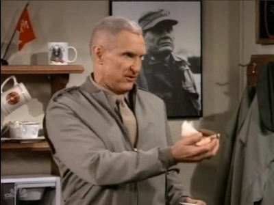MAJOR_DAD_-_E3X06_ANYTHING_YOU_CAN_DO_I_CAN_DO_PERKY_303.jpg