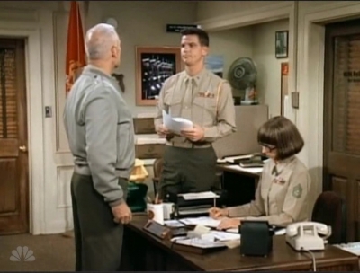 MAJOR_DAD_-_E3X08_LADY_IN_WAITING_064.jpg
