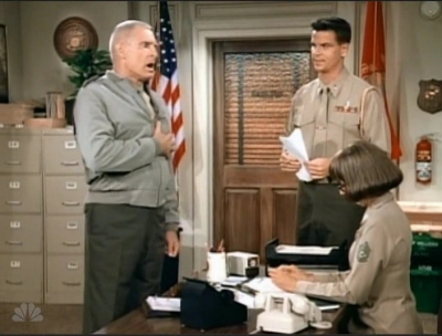 MAJOR_DAD_-_E3X08_LADY_IN_WAITING_099.jpg