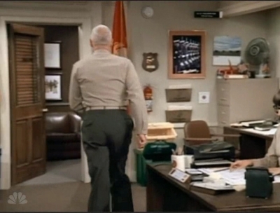 MAJOR_DAD_-_E3X08_LADY_IN_WAITING_132.jpg