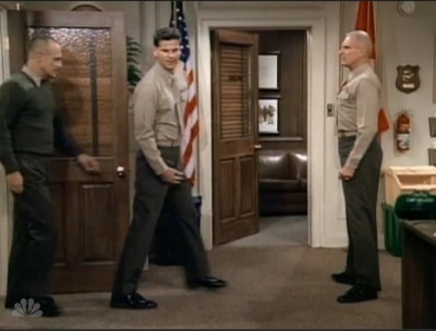 MAJOR_DAD_-_E3X08_LADY_IN_WAITING_135.jpg