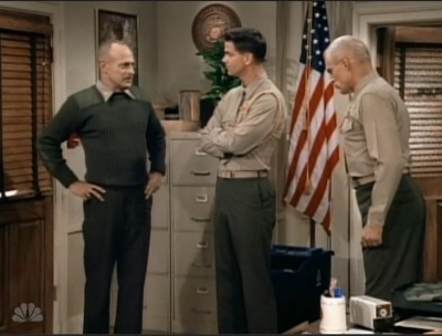MAJOR_DAD_-_E3X08_LADY_IN_WAITING_153.jpg