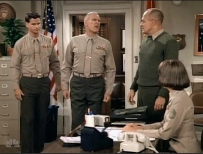 MAJOR_DAD_-_E3X08_LADY_IN_WAITING_159.jpg