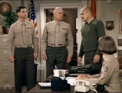 MAJOR_DAD_-_E3X08_LADY_IN_WAITING_161.jpg