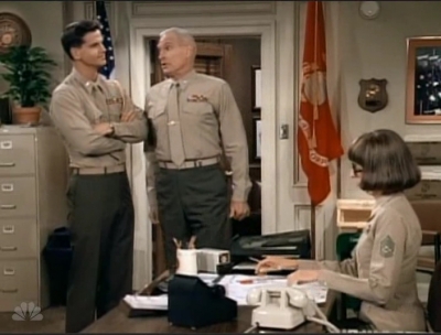 MAJOR_DAD_-_E3X08_LADY_IN_WAITING_193.jpg