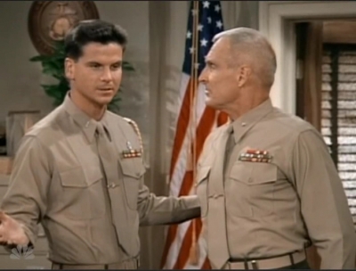 MAJOR_DAD_-_E3X08_LADY_IN_WAITING_202.jpg
