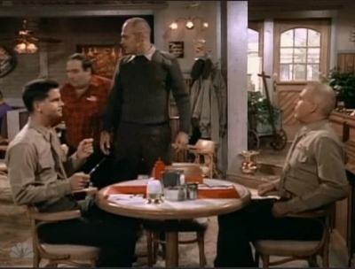 MAJOR_DAD_-_E3X08_LADY_IN_WAITING_225.jpg