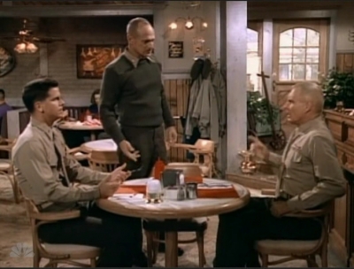 MAJOR_DAD_-_E3X08_LADY_IN_WAITING_231.jpg