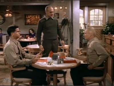 MAJOR_DAD_-_E3X08_LADY_IN_WAITING_232.jpg