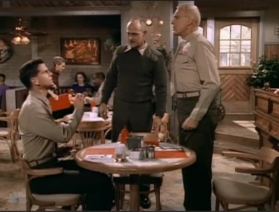 MAJOR_DAD_-_E3X08_LADY_IN_WAITING_235.jpg