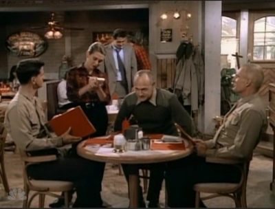 MAJOR_DAD_-_E3X08_LADY_IN_WAITING_255.jpg