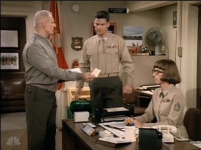 MAJOR_DAD_-_E3X09_GENERAL_UNREST_074.jpg
