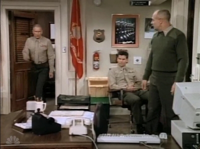 MAJOR_DAD_-_E3X13_WHOS_THAT_BLONDE_003.jpg