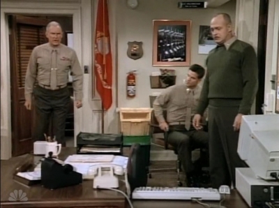 MAJOR_DAD_-_E3X13_WHOS_THAT_BLONDE_006.jpg
