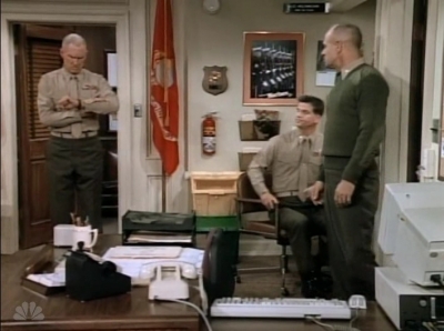 MAJOR_DAD_-_E3X13_WHOS_THAT_BLONDE_009.jpg