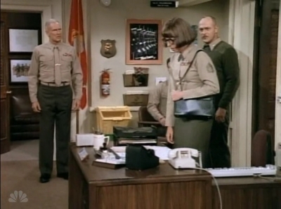 MAJOR_DAD_-_E3X13_WHOS_THAT_BLONDE_027.jpg