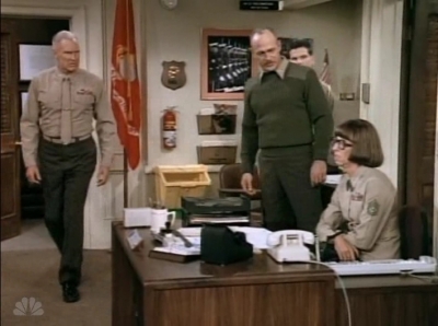 MAJOR_DAD_-_E3X13_WHOS_THAT_BLONDE_035.jpg