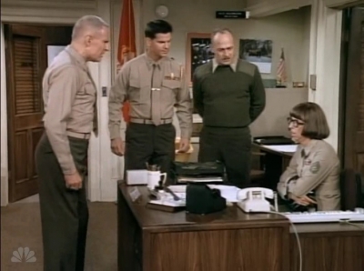 MAJOR_DAD_-_E3X13_WHOS_THAT_BLONDE_044.jpg