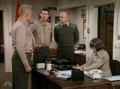 MAJOR_DAD_-_E3X13_WHOS_THAT_BLONDE_062.jpg