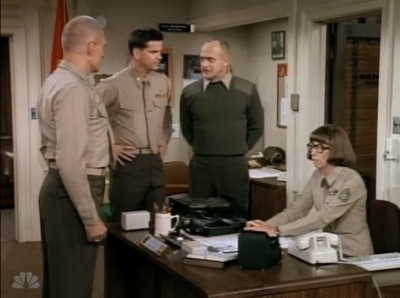 MAJOR_DAD_-_E3X13_WHOS_THAT_BLONDE_068.jpg