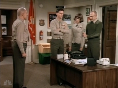 MAJOR_DAD_-_E3X13_WHOS_THAT_BLONDE_091.jpg