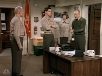 MAJOR_DAD_-_E3X13_WHOS_THAT_BLONDE_093.jpg