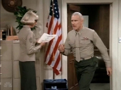 MAJOR_DAD_-_E3X13_WHOS_THAT_BLONDE_163.jpg