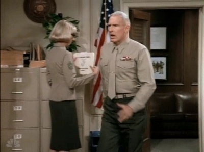 MAJOR_DAD_-_E3X13_WHOS_THAT_BLONDE_164.jpg